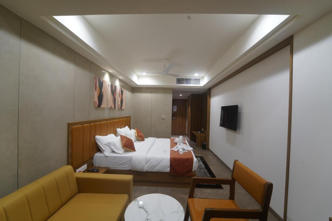 Hotel Stature Inn Kevadia Luaran gambar