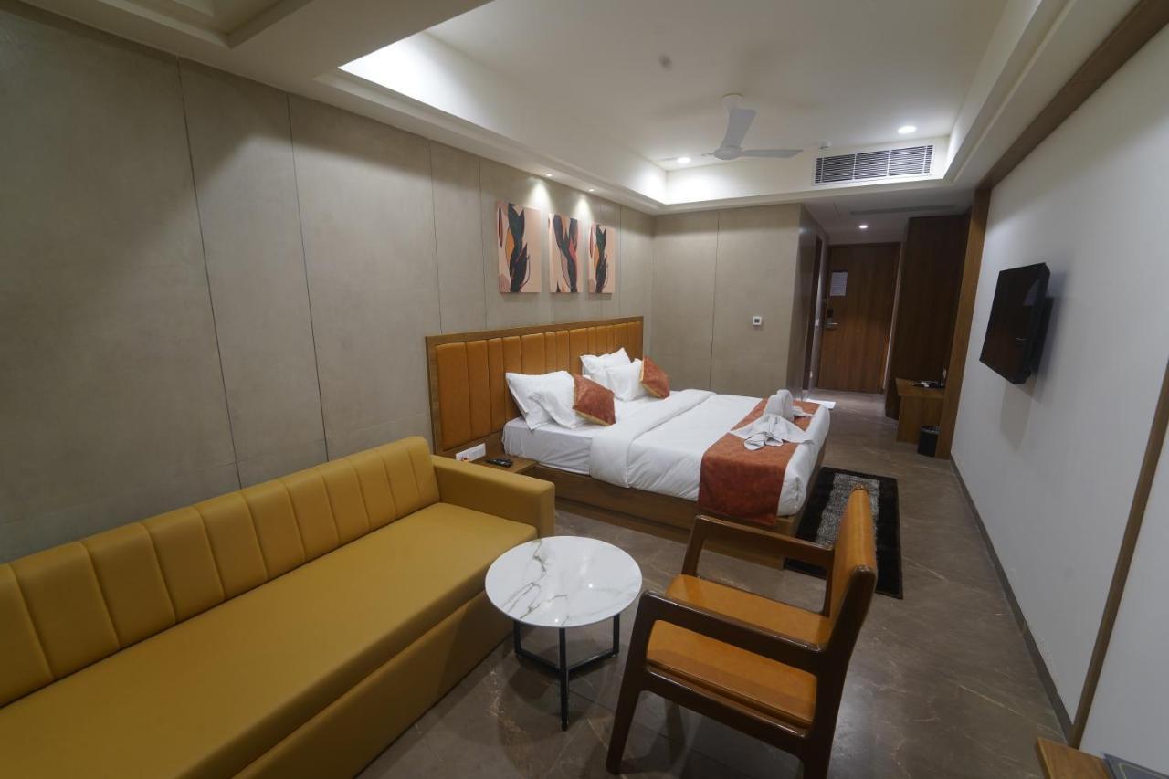 Hotel Stature Inn Kevadia Luaran gambar