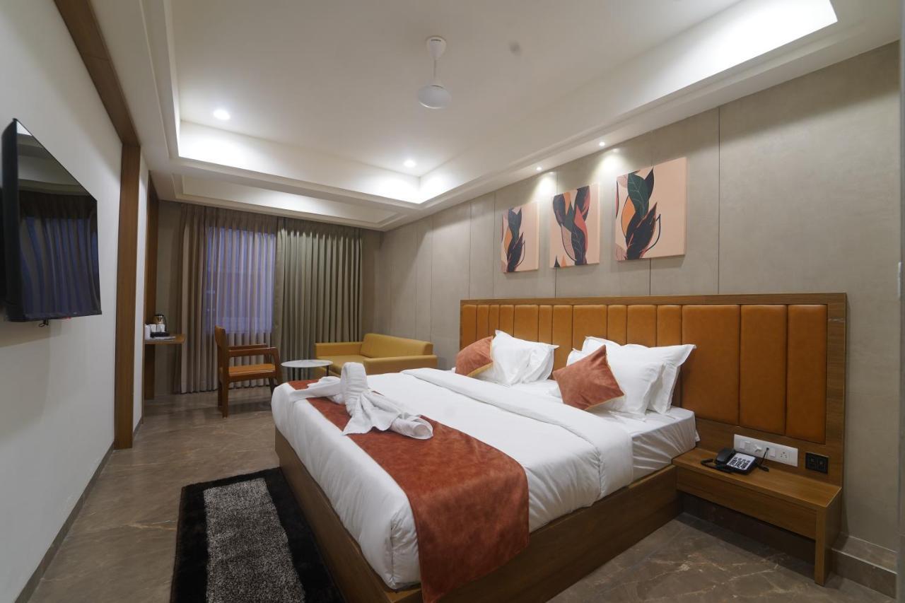 Hotel Stature Inn Kevadia Luaran gambar