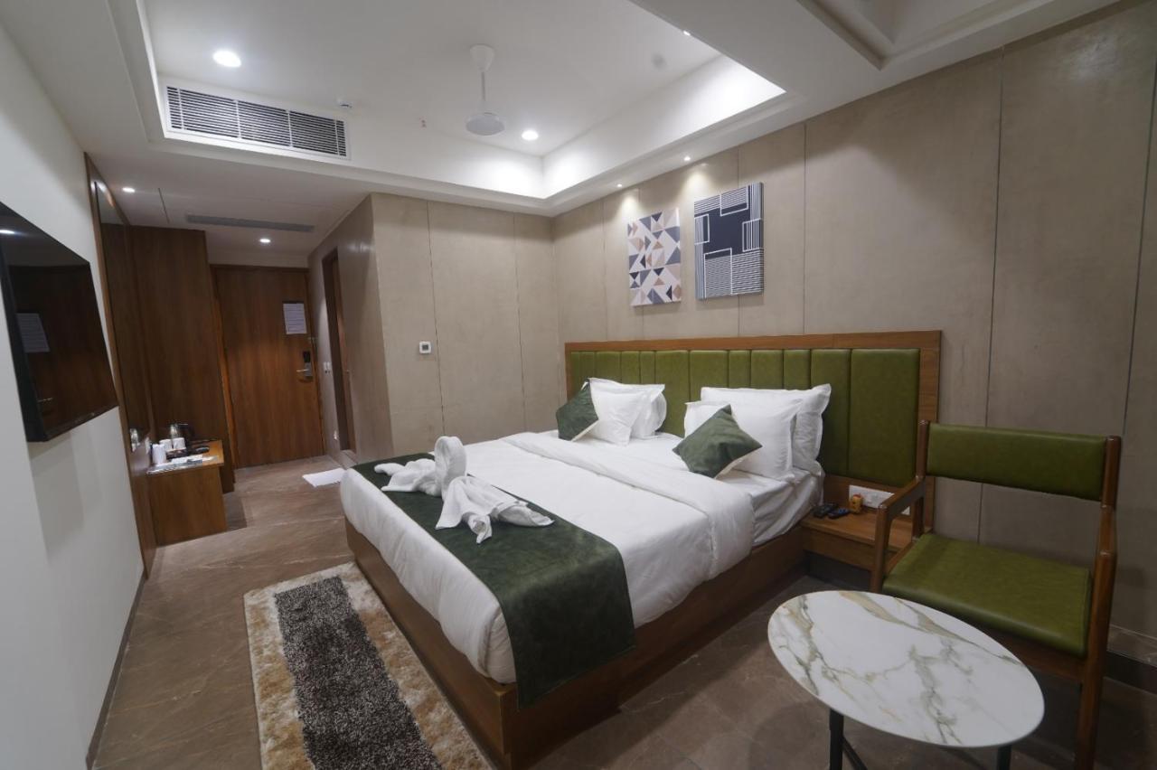 Hotel Stature Inn Kevadia Luaran gambar