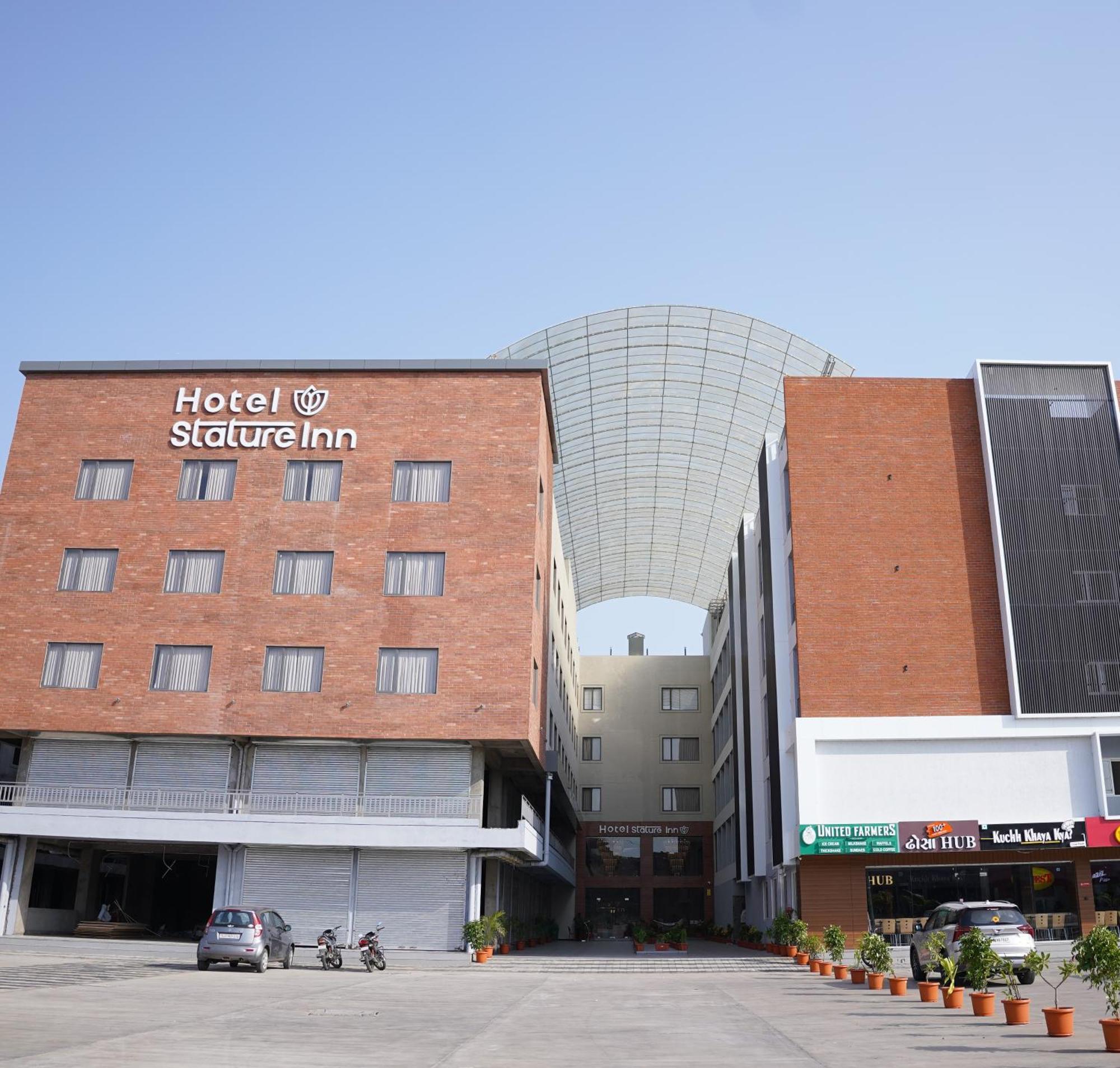 Hotel Stature Inn Kevadia Luaran gambar