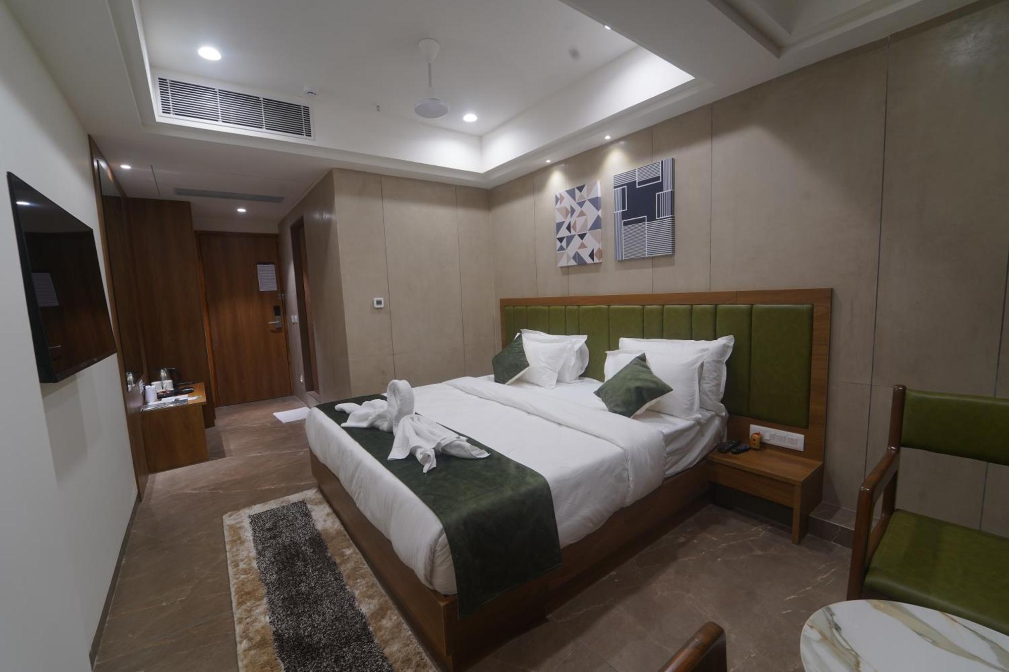 Hotel Stature Inn Kevadia Luaran gambar