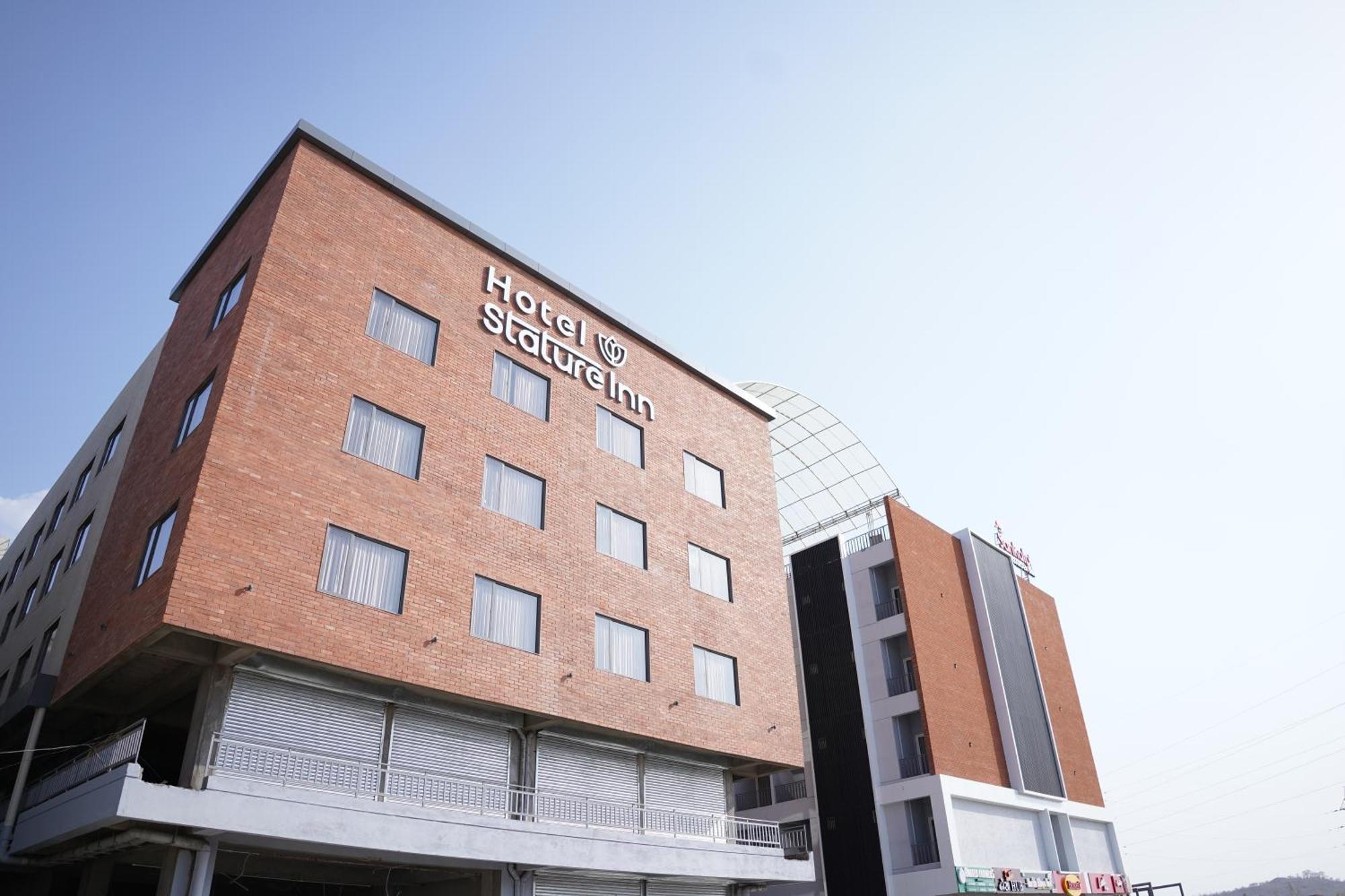 Hotel Stature Inn Kevadia Luaran gambar